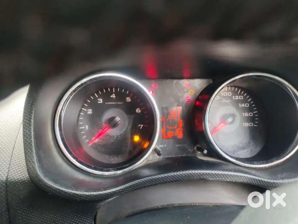 Mahindra Tuv 300 2018