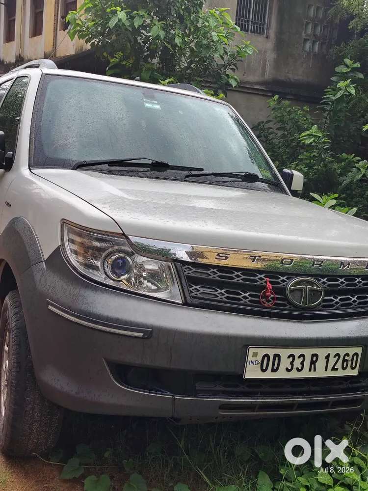 Tata Safari Storme 2017