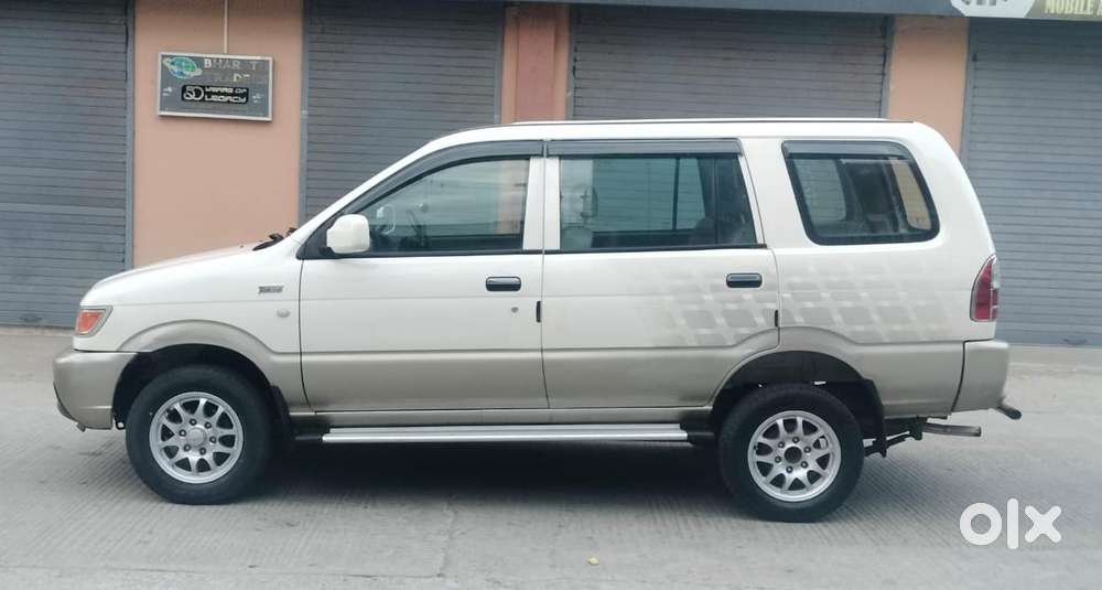 Chevrolet Tavera Neo Lt-l - 7 Seats Bsiii, 2013, Diesel