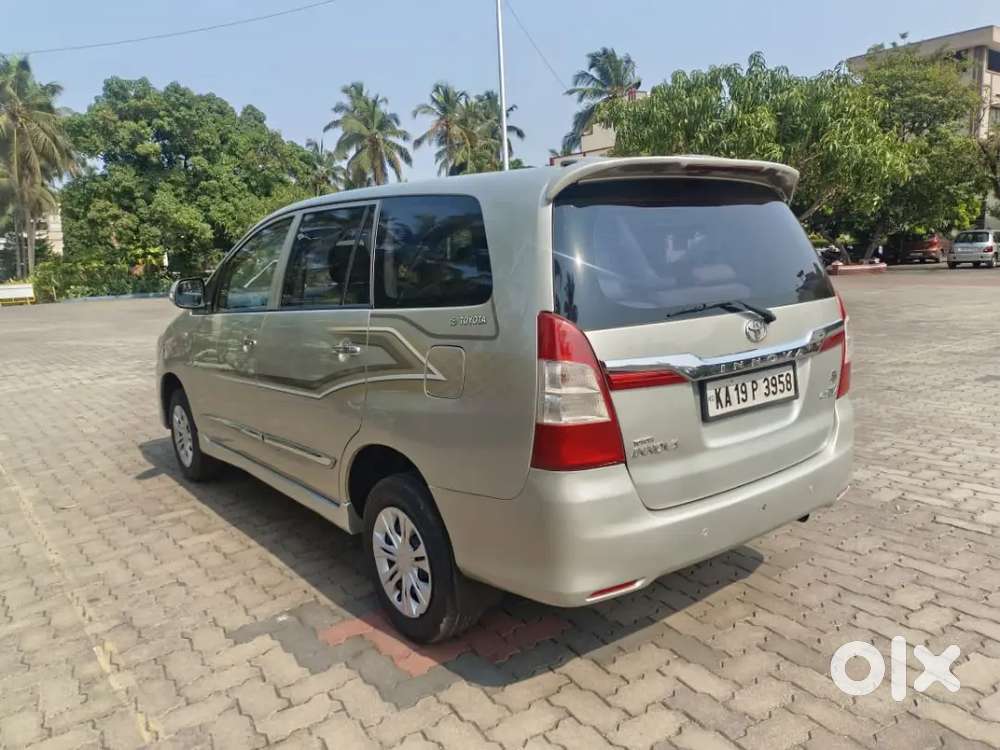 Toyota Innova 2005 Petrol 80000 Km Driven