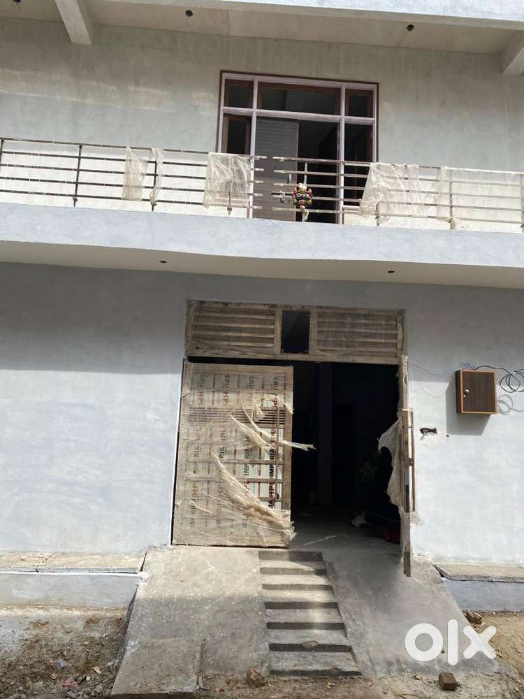 Spacious room for rent family and working professionals are prefered