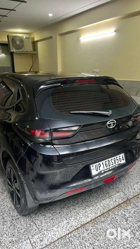 Tata Altroz 2023 Petrol Manual 1.2 Top Model Dark Edition
