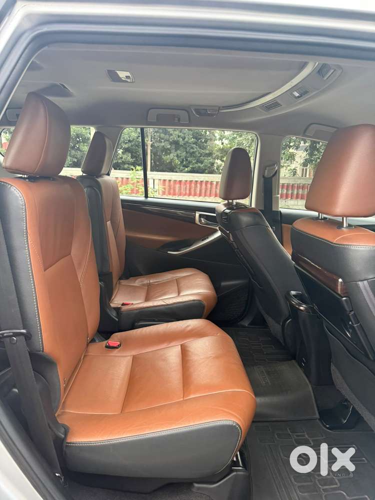 Toyota Innova Crysta 2.8 Zx At 7 Seater, 2017, Diesel