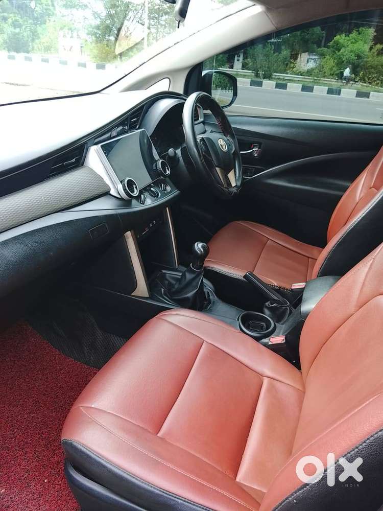 Toyota Innova Crysta 2.4 G