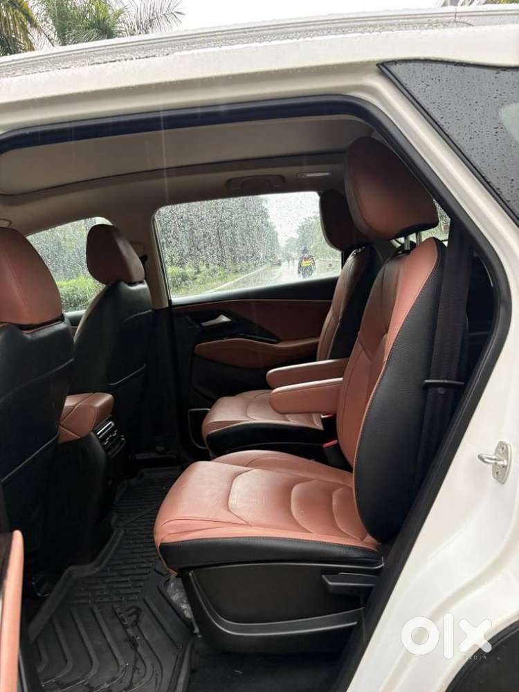 Mg Hector Plus Savvy Pro 1.5 Turbo Petrol Cvt 7 Str, 2023, Petrol