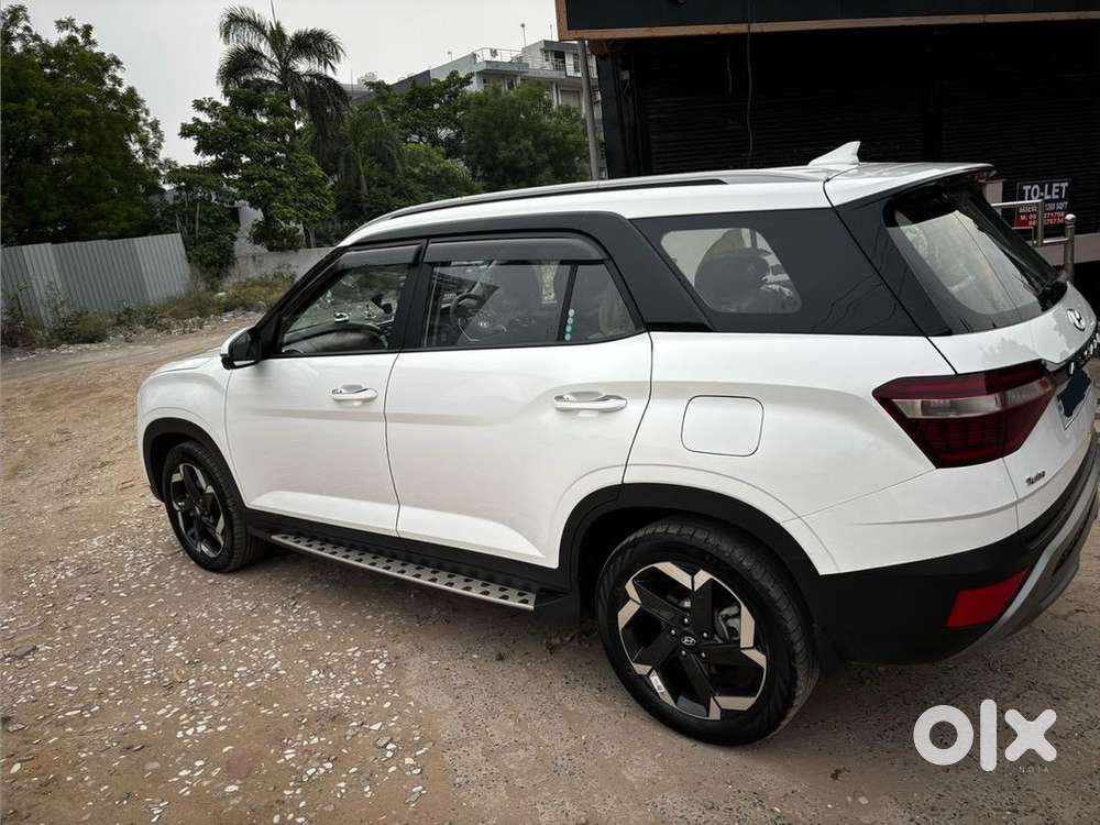 Hyundai Alcazar 2024 Petrol Signature Top Model Auto Super Condition