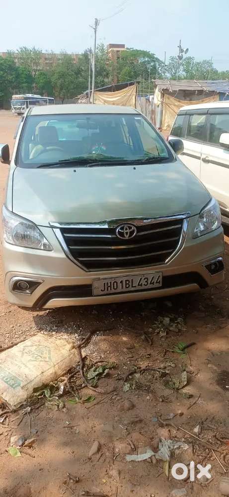 Toyota Innova 2015