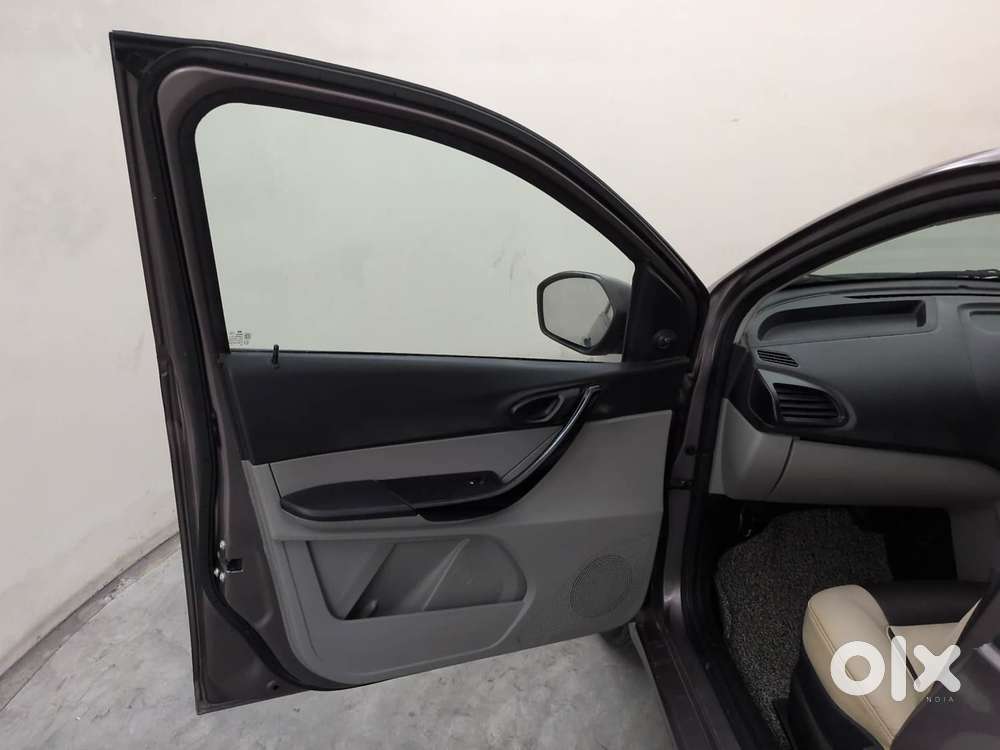 Tata Tiago 1.2 Revotron Xm, 2017, Petrol