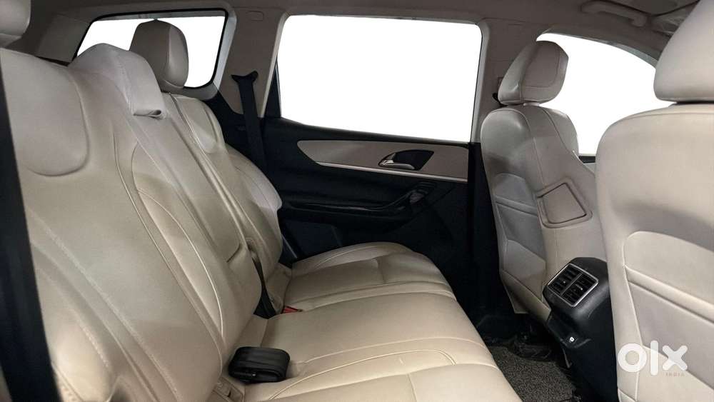 Mahindra Xuv700 2.2 Ax 7 Diesel At Luxury Pack Str, 2022, Diesel