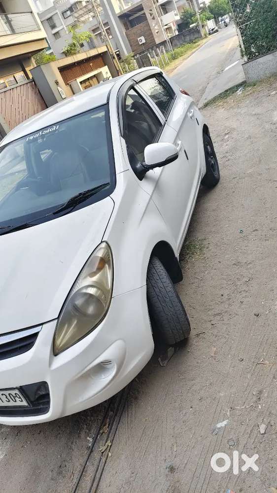Hyundai I20 Sportz 2012 Diesel Owner-2