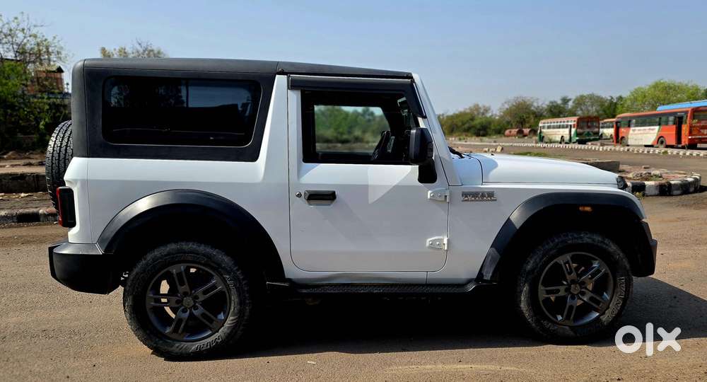 Mahindra Thar Lx 4-str Convertible Mt, 2023, Petrol