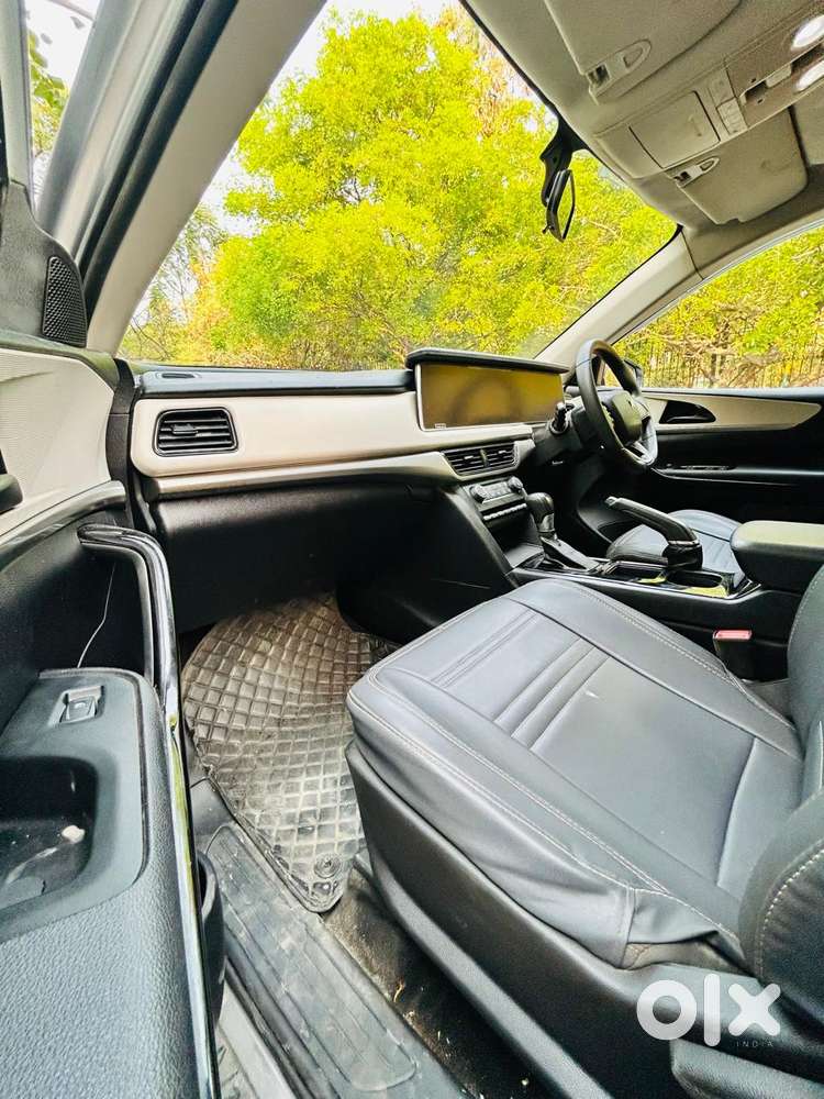 Mahindra Xuv700 2.2 Ax 5 Diesel At 7 Str, 2022, Diesel