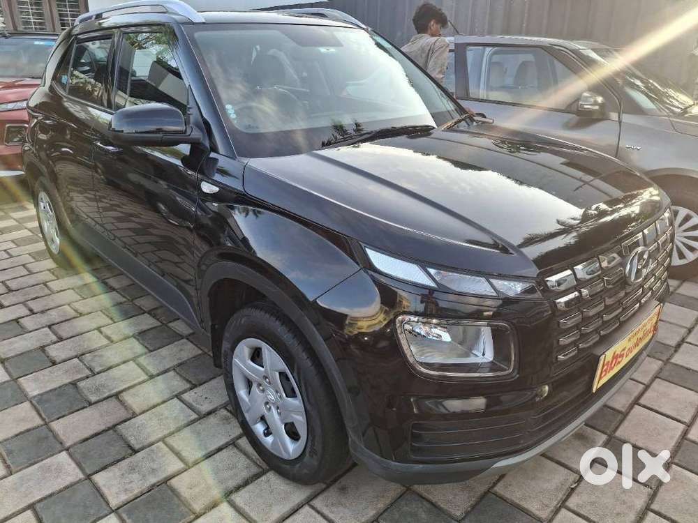 Hyundai Venue S 1.2 Petrol, 2022, Petrol