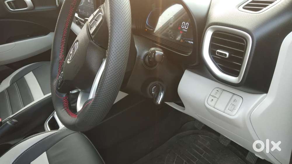 Hyundai Venue 1.2 S (o), 2024, Petrol