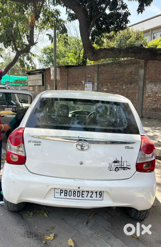 Toyota Etios Liva 2015 Diesel Well Maintained