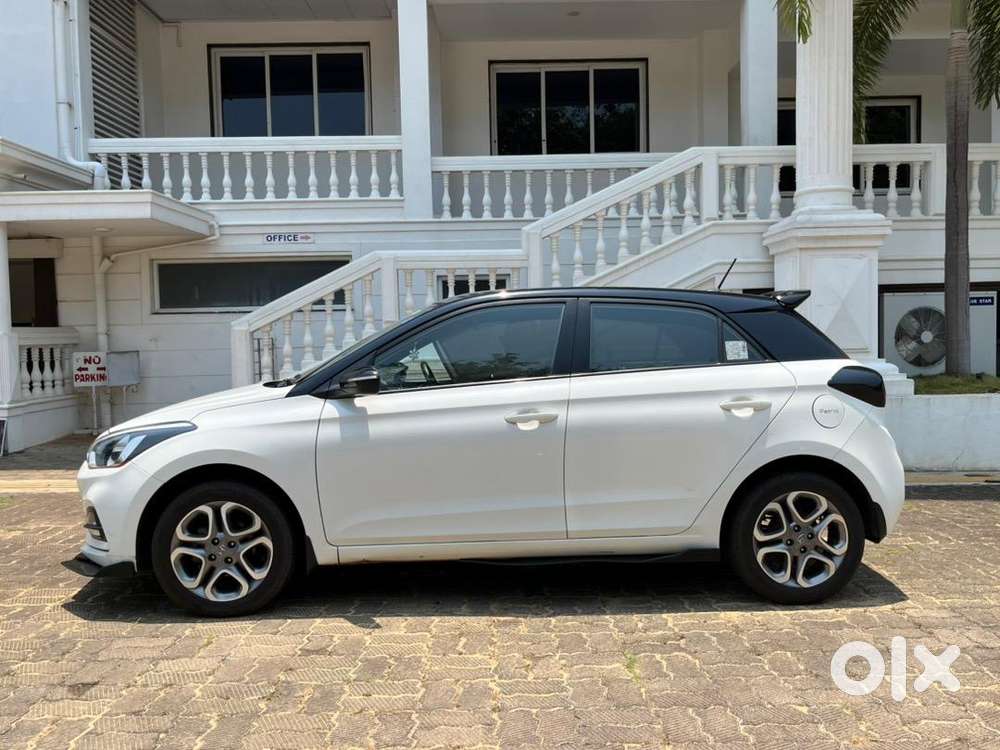 Hyundai I20 Asta Dual Tone  Showroom Maintained  Single Owner