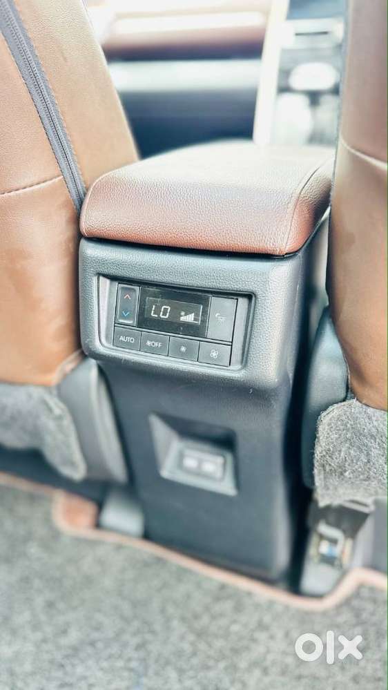 Toyota Innova Hycross 2.0 Zx (o) Hybrid 7 Str, 2024, Petrol