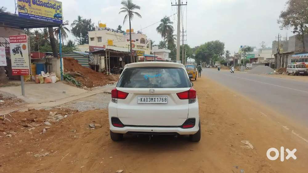 Honda Mobilio 2015 Petrol 139000 Km Driven Slightly Negotiable
