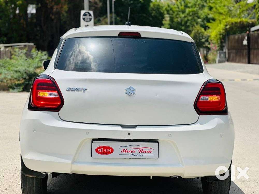 Maruti Suzuki Swift Vxi + Manual, 2022, Petrol