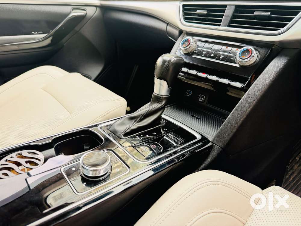 Mahindra Xuv700 Ax7 Luxury Pack Awd, 2022, Diesel