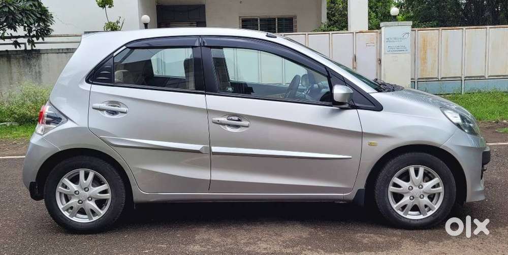 Honda Brio V Mt, 2011, Petrol