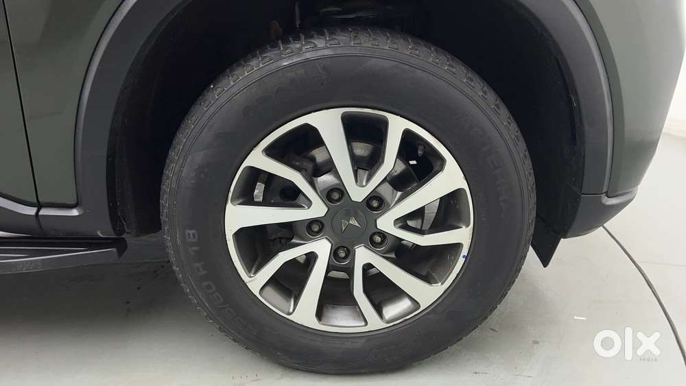 Mahindra Scorpio N Z8 Petrol At 7 Str, 2023, Petrol