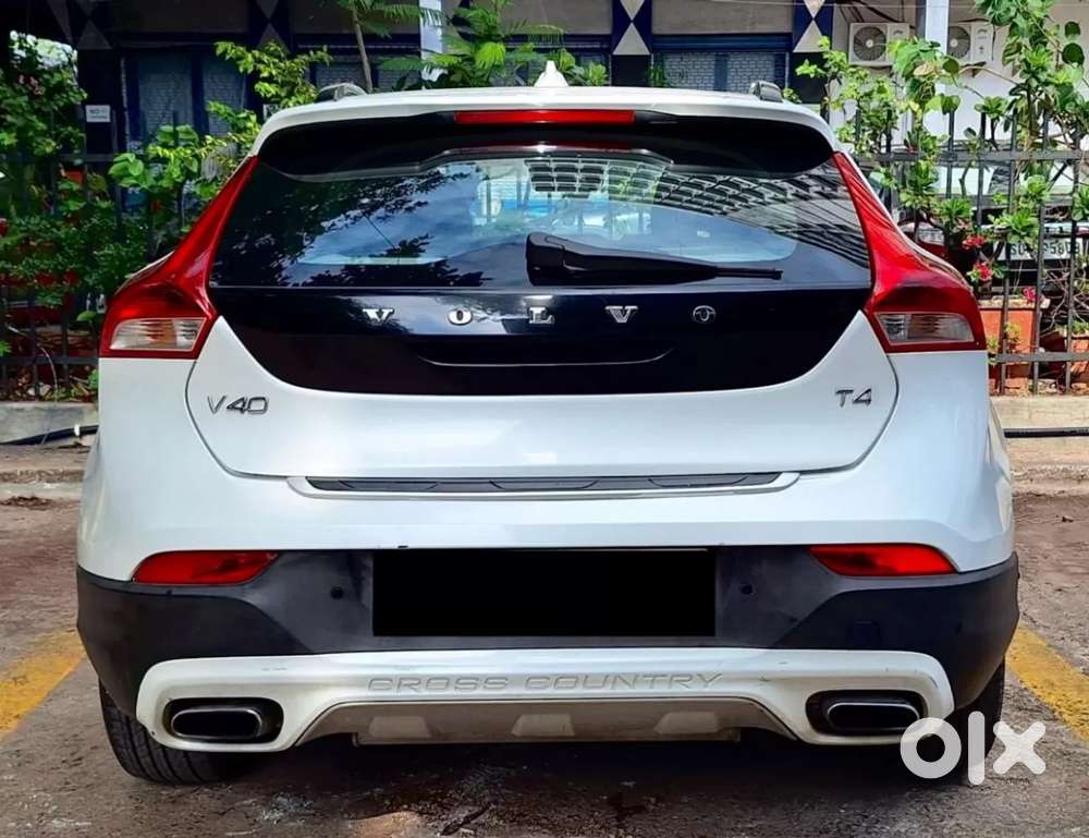 Volvo V40 Cross Country T4 Momentum, 2016, Petrol