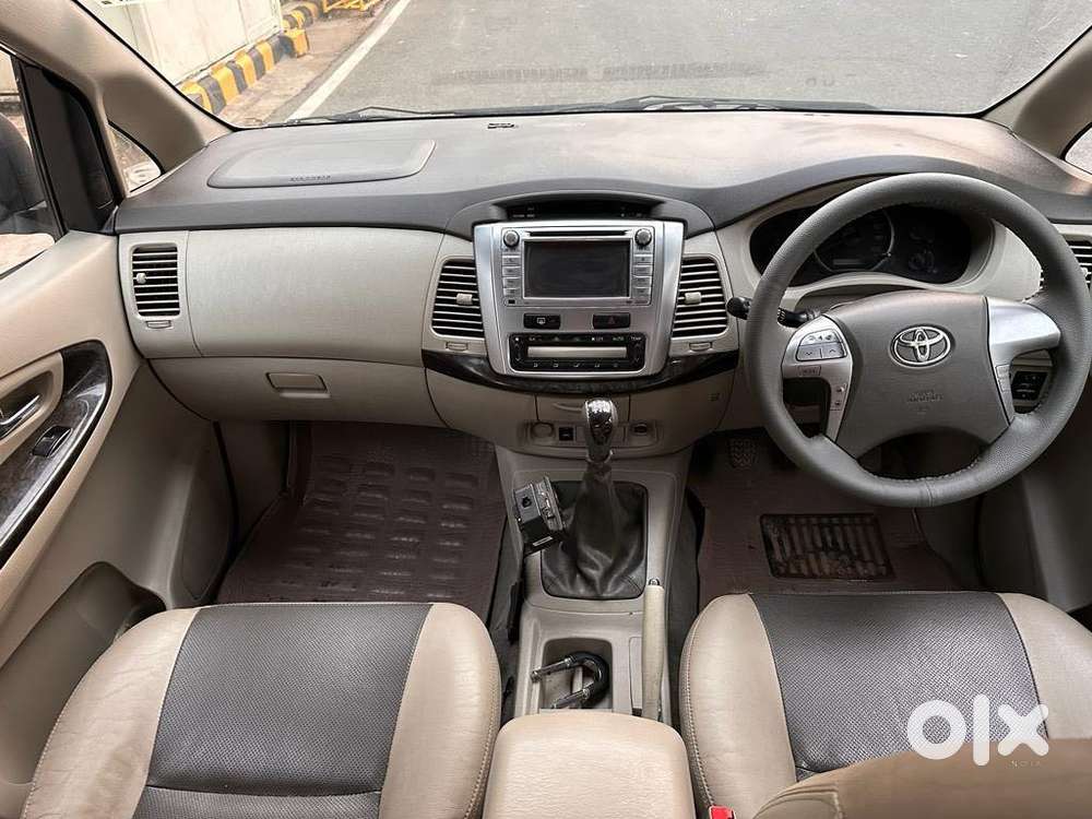 Toyota Innova 2.5 Zx 7 Str Bs-iv, 2015, Diesel