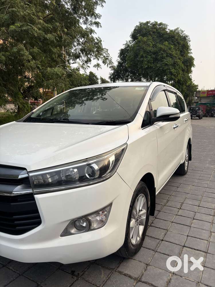 Toyota Innova Crysta 2.4 Vx Mt, 2016, Diesel