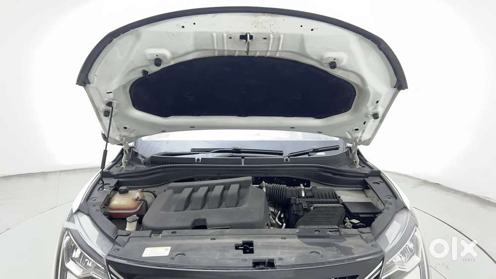 Mahindra Xuv700 2.0 Ax 7 Petrol At Str, 2024, Petrol