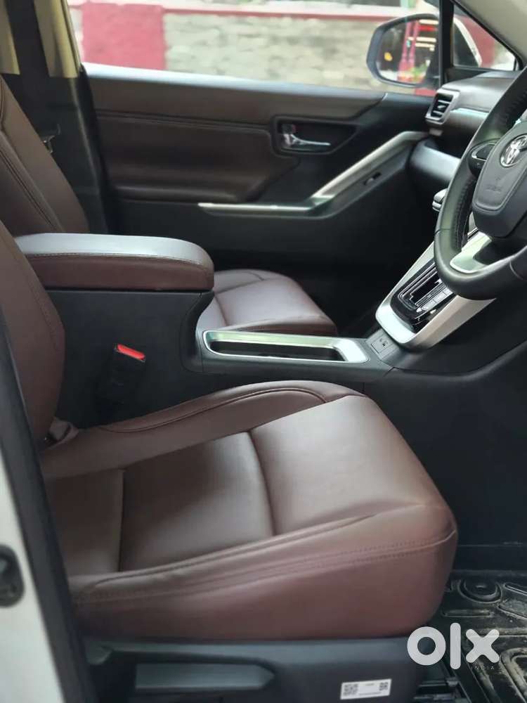 Toyota Innova Hycross 2.0 Vx (o) Hybrid 7 Str, 2024, Petrol