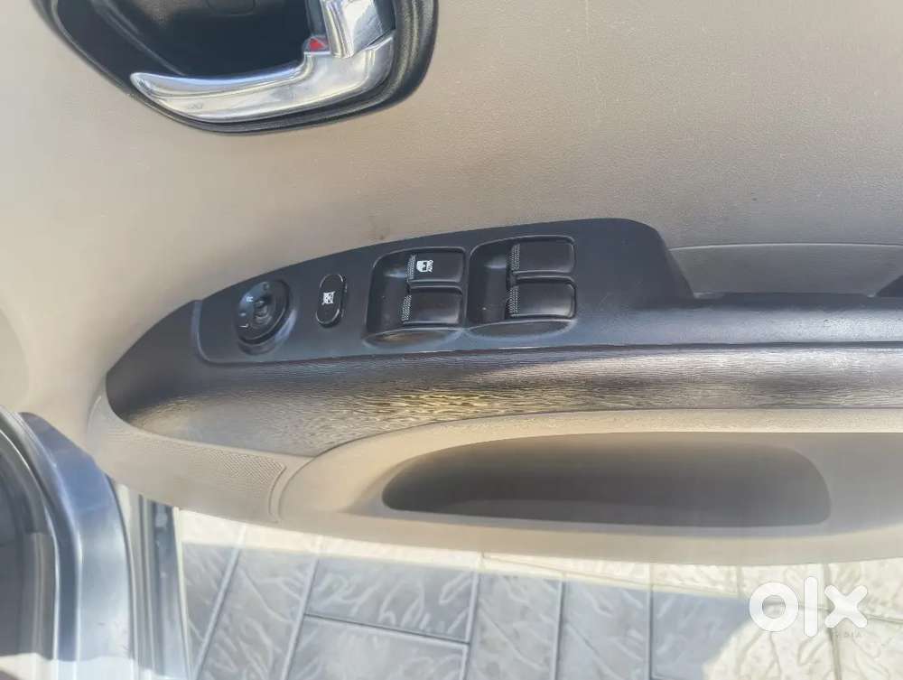 Urgent Sale: I10 Sportz 2011  82.5k Km  Clean & Maintained