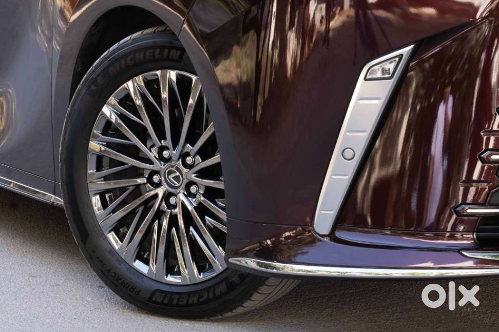 Lexus Lm, 2024, Petrol