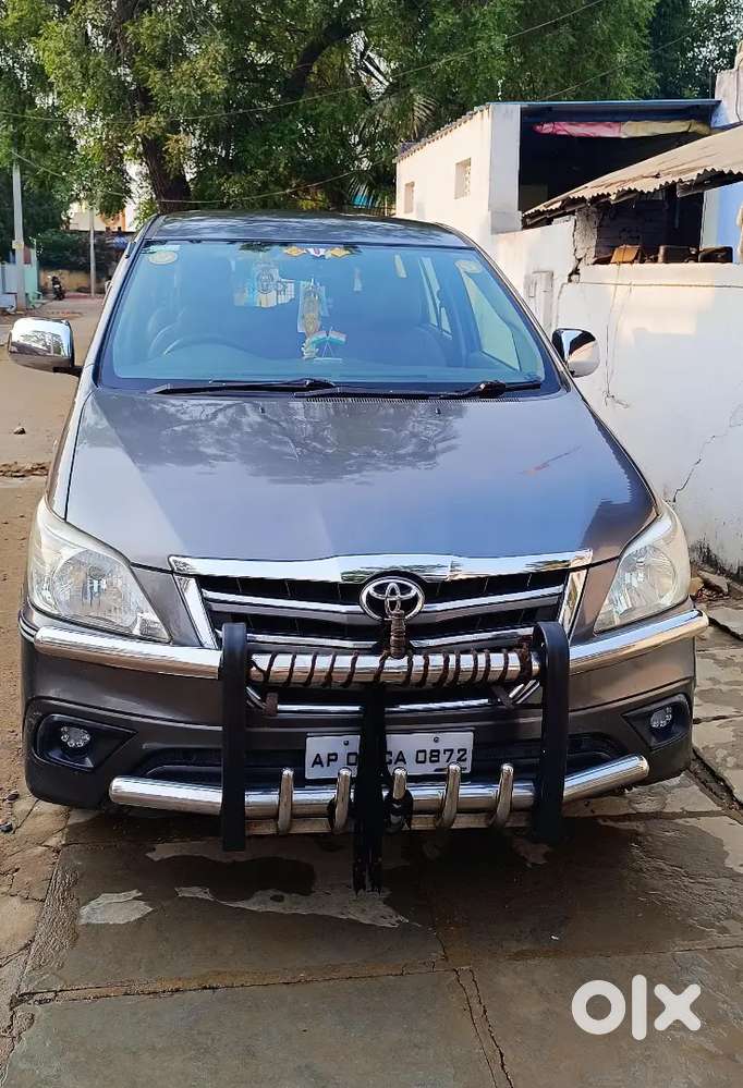 Toyota Innova 2.5 Le 2014