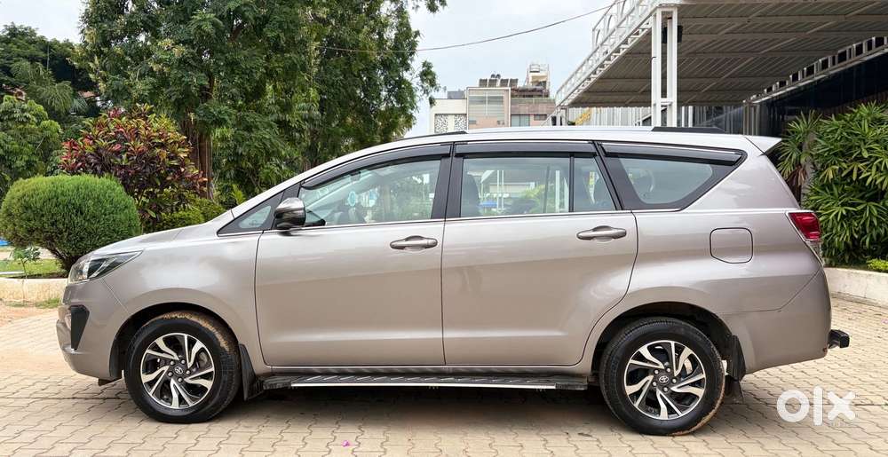 Toyota Innova Crysta [2020-ongoing] 2.4 GX 8 STR, 2021, Diesel