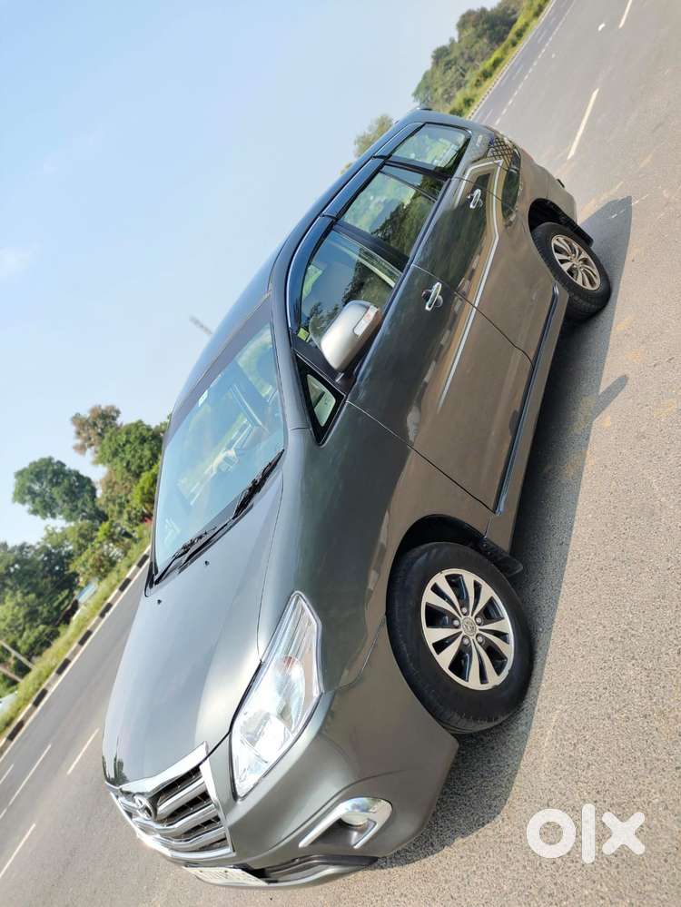 Toyota Innova 2.5 V 8 Str, 2015, Diesel