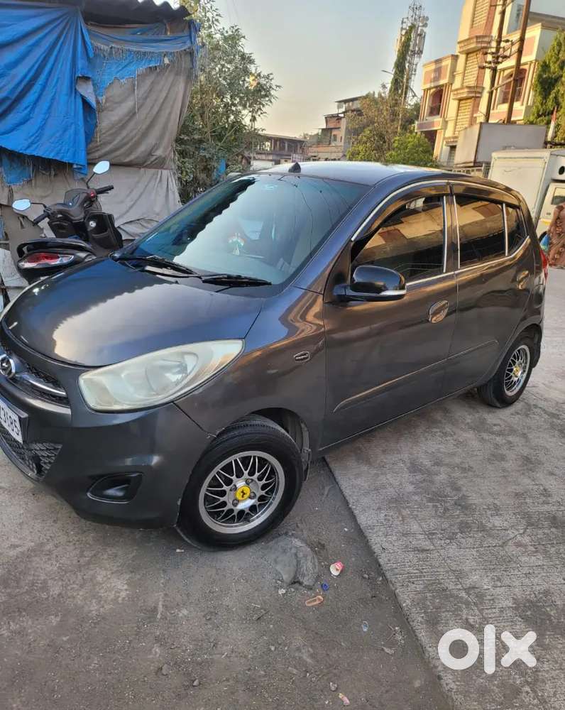 Selling I10 Sportz Automatic With 2030 Passing