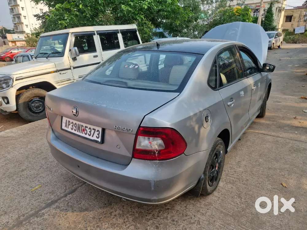 Skoda Rapid 2013 Diesel 125000 Km Driven Best In Condition