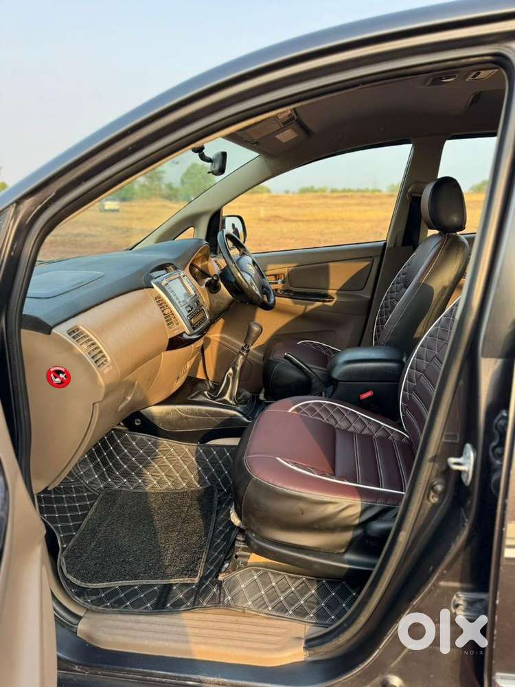 Toyota Innova 2015