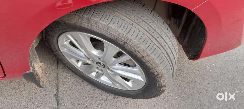 Toyota Yaris V Cvt, 2018, Petrol