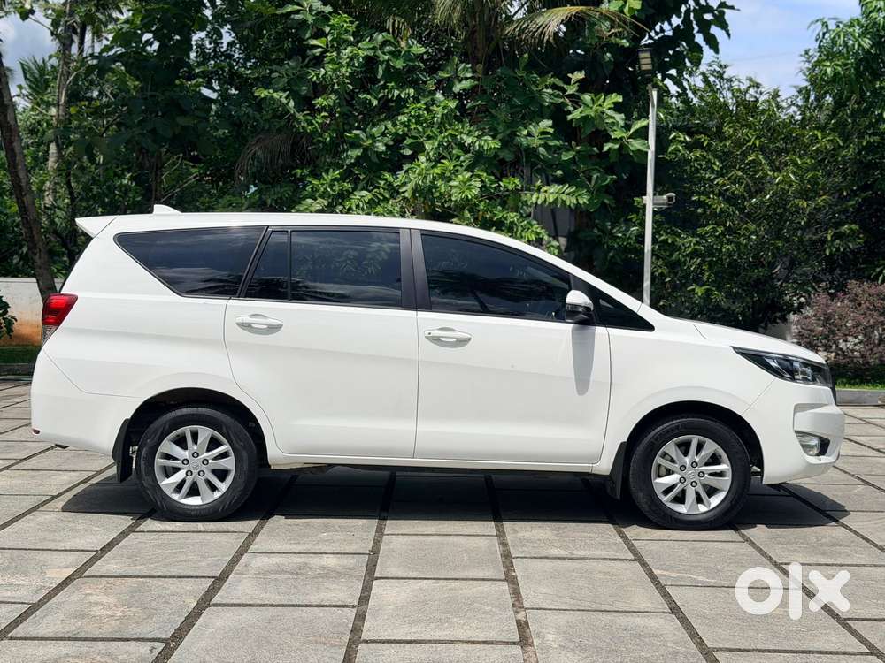 Toyota Innova Crysta 2.4 G Plus Mt 7 Str, 2023, Diesel