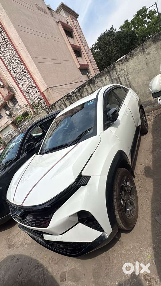 Tata Curvv Creative 1.2 Revotron Petrol 6mt, 2025, Petrol