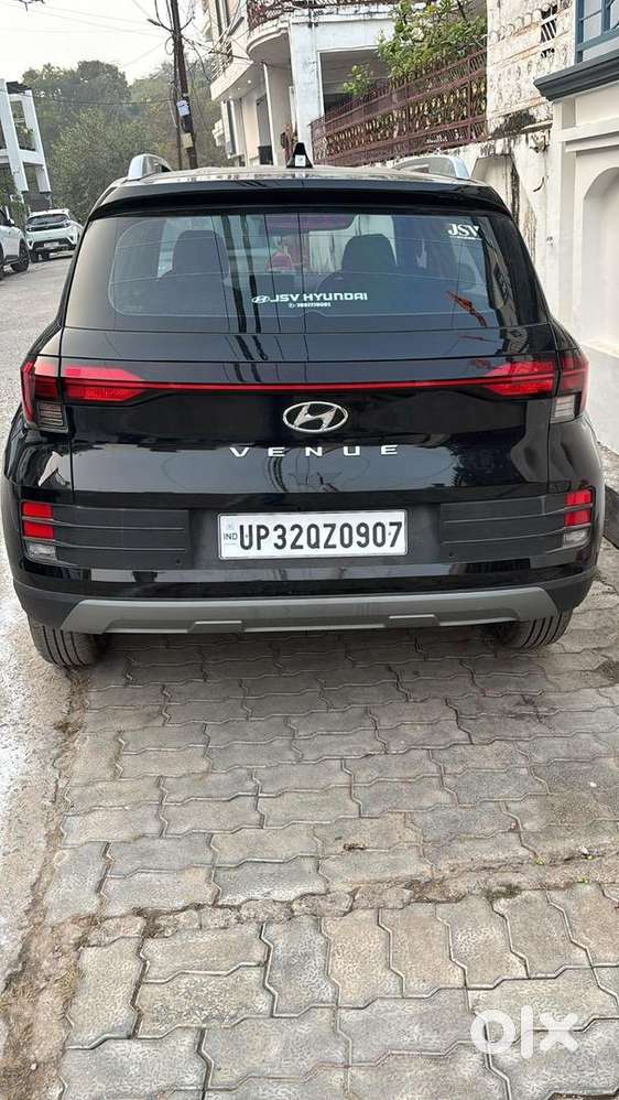 Hyundai Venue 2025 Diesel 8000 Km Driven