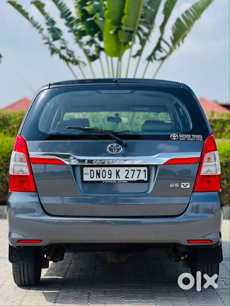 Toyota Innova 2.5 V Diesel 8-seater, 2016, Diesel
