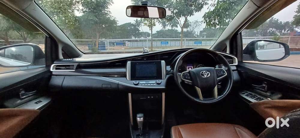 Toyota Innova Crysta 2.8z Automatic, 2016, Diesel