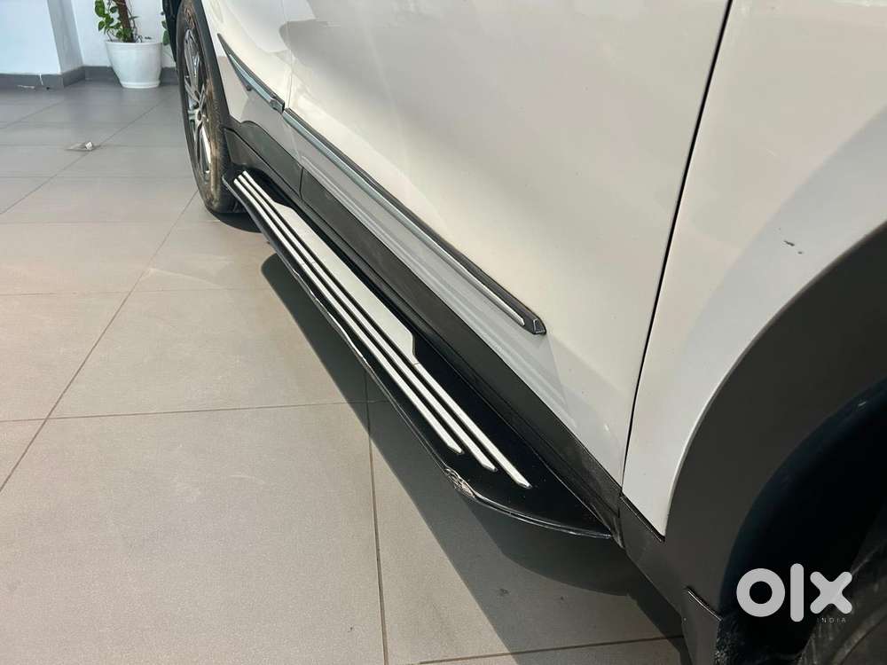 Mahindra Xuv700 2.2 Ax 7 Diesel At Str, 2023, Diesel