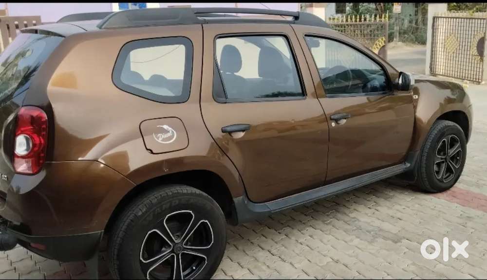 Renault Duster 2014 Diesel 79000 Km Driven With Showroom Condition
