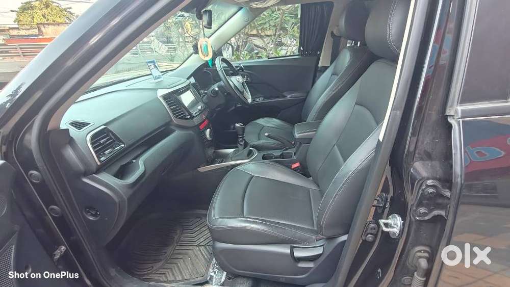 Mahindra Xuv300 W8 1.2 Petrol Dual Tone, 2025, Petrol
