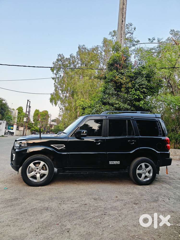 Mahindra Scorpio Classic 2.2 S 11 Mt 7 Str, 2021, Diesel