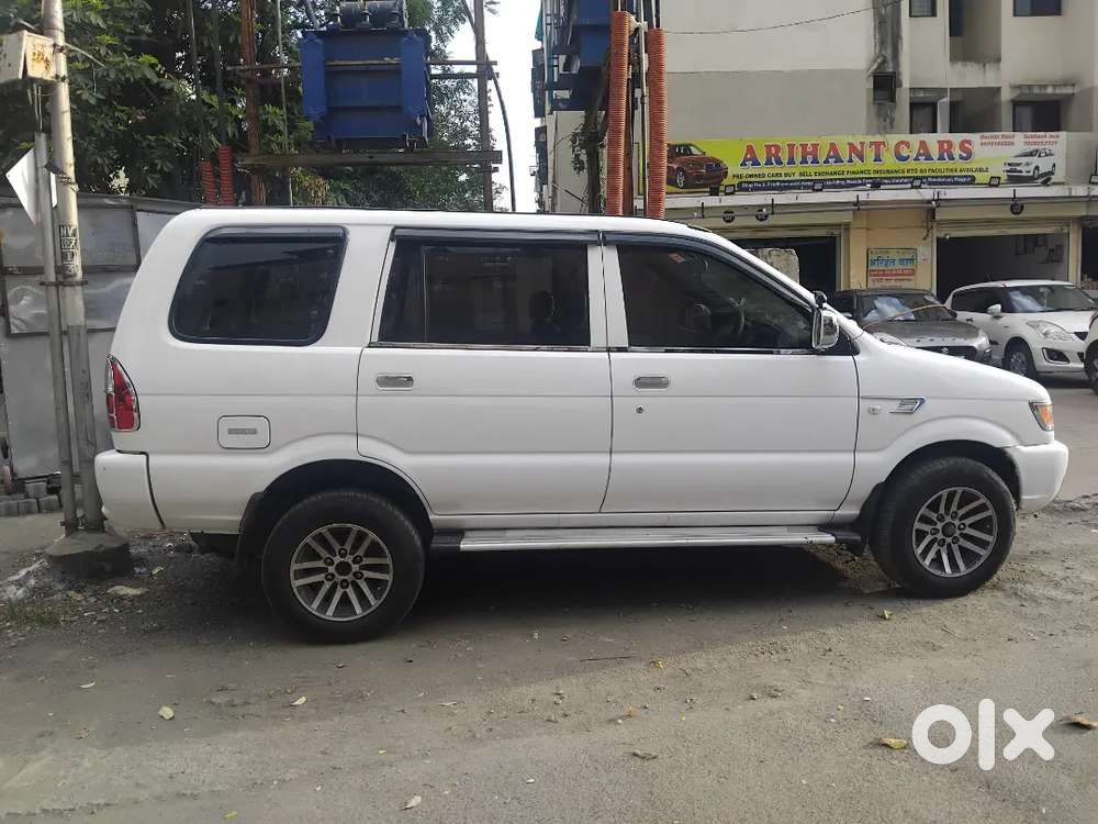 Chevrolet Tavera Neo 2013 10 Seater